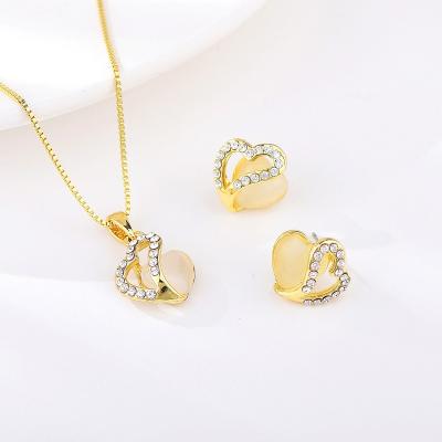 China 2021 Hot Selling Fashion Heart Jewelry Set Zircon Zircon Necklace Earrings Set Hot Selling Opal Set for sale