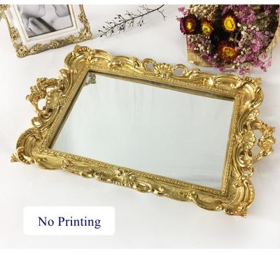 China Viable European Pattern Home Decoration Golden Tray Creative Resin Crafts Retro Decoration Mirror Tray for sale