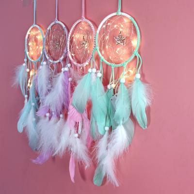 China 100% Girl's Handmade Heart Dream Catchers Fashion Simple Hanging Handmade String Lamp The Dream Catcher for sale