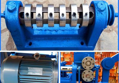 China 4kw Motor Blue Color Grassland Fence Machine Steel Structure Automatic for sale