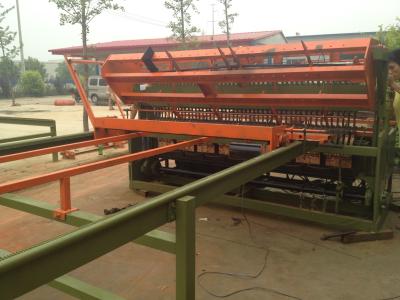 China Great Flexibility High Efficiency Panel Mesh Fence Welding Machine for sale