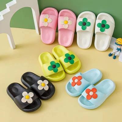 China Waterproof New children's slippers a molding slippers flower bow summer indoor and outdoor non-slip slippers for sale