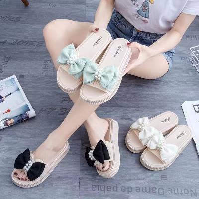 China Fashion Trend New slippers female summer wear fashion thick sole fashion female wind a word cool new step on shit sense for sale