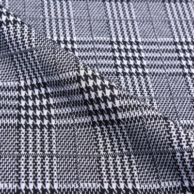 China Customized Casual Utility Plaid Tear-Resistant/Shrink-Resistant/Unfading Yarn Dyed Polyester Knit Jacquard Spandex Fabric for sale