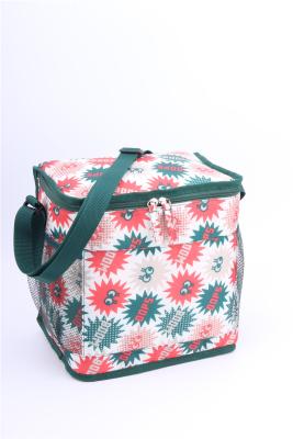 China Outdoor Green Polyester Cooler Bag Insulated Cooler Lunch Bags Men Sewing for sale