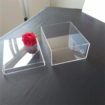 China UNIVERSE Handmade Clear Acrylic Waterproof Flower Box Clear Acrylic Flower Box With Lid for sale