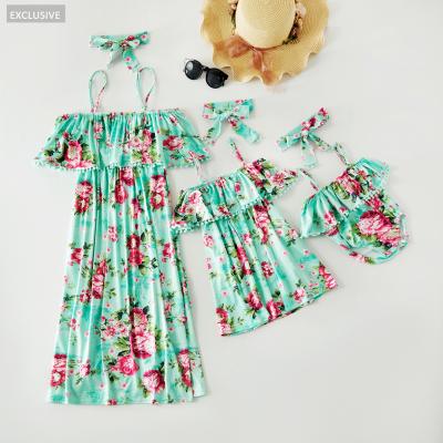 China Breathable In Suspenders Running Summer Pom Pom Ruffle Rompers and Newborn Sisters and Mom and Daughter Dress Set for sale