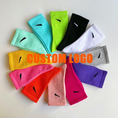 China XINQI OEM/ODM Breathable Running Socks Logo Customize Pure Color Embroidery Socks Custom Sport for sale