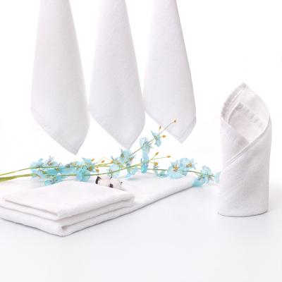 China Factory Price 80g Microfiber Microfiber Beach Bath Towel Water Voucher Custom Made Sustainable Absorption Hotel White Towels for sale