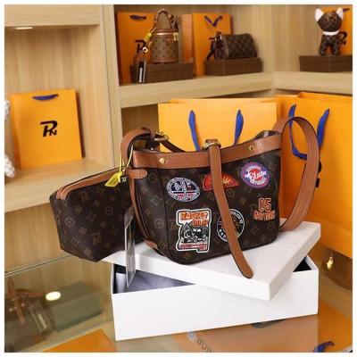 China PORTABLE 1:1 Fold Down Purses And Handbags Luxury 2022 Fashion Ladies Handbags Women Bags for sale