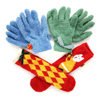 China Christmas Fashion Christmas Beanies Gloves Set Man Woman Man Free Size Santa for sale