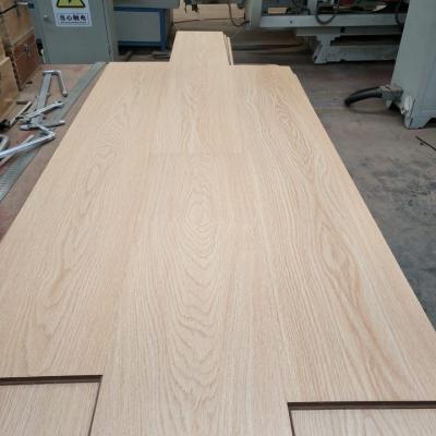 China Modern Waterproof 8MM AC4 HDF 830kg/m3 Waxed With Pallets Flooring Laminate Flooring for sale