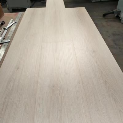 China Traditional Wholesale 7mm MDF 710kg/m3 AC1 Wear Layer Grade Waxed With Laminate Pallets Flooring for sale