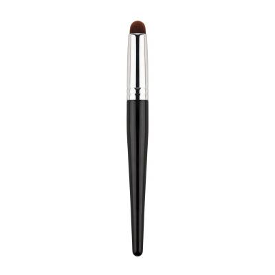 China Circular Bullet Shaped Concealer Brush Eye Concealer Brush Factory Price Wooden Handle Hand Feeling High Quality Synthetic Hair Beauty Makeup Tools for sale