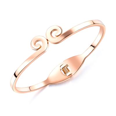 China FASHIONABLE Amazon sources titanium steel plated rose gold ladies' bracelet creative circle bracelet gold jewelry for sale