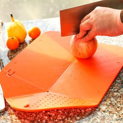 China Sustainable Foldable Cutting Board Plus Colander 2 In 1 Plastic Chopper With Strainer for sale