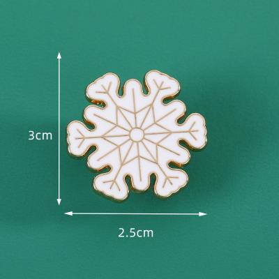 China Wholesale Environmentally Friendly Christmas Enamel Snow Scarf Hijab Shawl Pins Women Jewelry Party Gift For Kid Women Brooch for sale