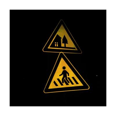 China Please slow down reflective aluminum metal traffic road safety warning sign board signage customization for sale