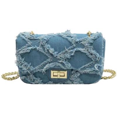 China Fasion Denim Twist Shoulder Lock Bags Material Chain Strap Women's Designer Quilted Crossbody Bags for sale