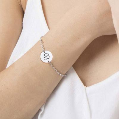 China Environmental Friendly Customized Engrave Artistic Font Initial Letter Bracelet Coin Charms 14k Gold Stainless Steel Women Hands Chain Jewelry for sale