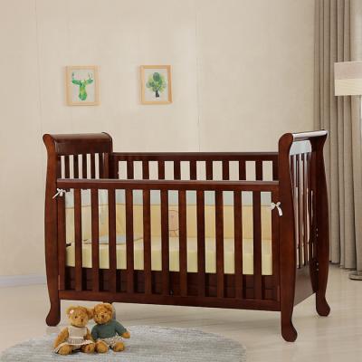 China Modern 4 in 1 Multi-Functional Pine Wood Baby Crib Hutch Solid Pine Wood Crib Bed for sale