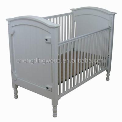 China Euro Type Zeeland Baby Furniture Solid Wood Baby Crib Solid Wood Baby Crib for sale