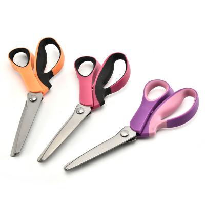 China For Pinking Shears Professional Manual Paper Handheld Tailor Dress Fabric Cutting 9Inch Zig Zag Sewing Scissors for sale