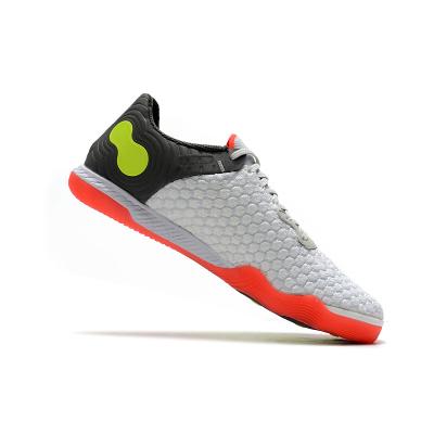 China Custom Brand Sports Shoes 2022 and 2023 Newest Steel Spike Football Boots Hot Selling Soccer Shoes, Mens Cr7 Soccer Cleats Shoes for sale