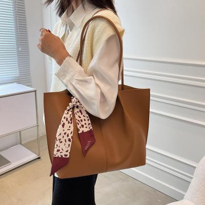 China Other Custom PU Leather Ladies Underarm Shoulder Bags Luxury Famous Brands Large Capacity Women's Shoulder Bags for sale