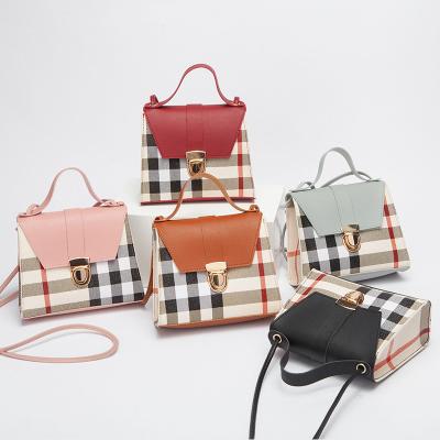 China Other 2021 Women Sling Fashionable Square Messenger Bags Korean Bling Handbags Ladies Cheap Pu Hot Sale Small Plaid Crossbody Bag for sale