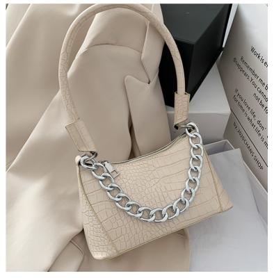 China Chains Wholesale Women Handbags Chain Handbags Designer Shoulder Bags Girl Pure Color Zipper Bucket Handbag for sale