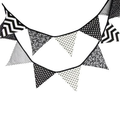 China Black and White Printed Cotton Banner Triangle Tent Flag Baby Photo Background Wedding Event Venue Venue Layout for sale