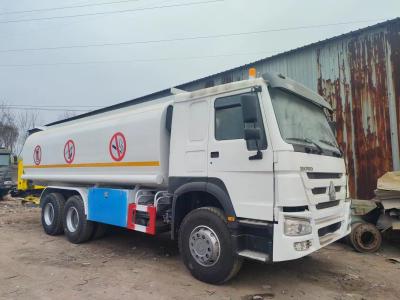 China Oil Storage Fuel Tank Truck 6X4 Square Type-300L Fuel Tank Sinotruk 9000kg for sale