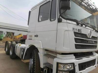 Chine Shacman F3000 6X4 camion tracteur à tête lourde avec cabine confortable et design de pneu radiale à vendre