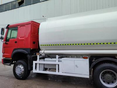 China High Capacity Sinotruck HOWO 6*4 10wheels Fuel Tank Truck 18 Square with DOT Certification for sale