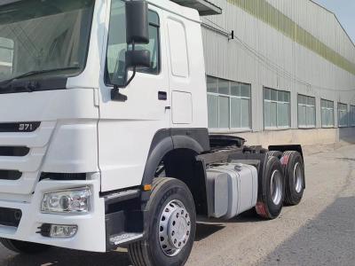 China Sinotruk HOWO 6*4 Tractor Truck in White with Tubeless Tires and GCC Certification for sale