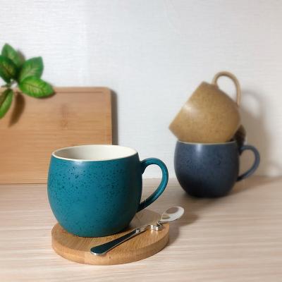 China Viable Modern Simple Cute Cup Ceramic Egg Shape Porcelain Coffee Mug Ceramic Coffee Mug For Drinkware for sale