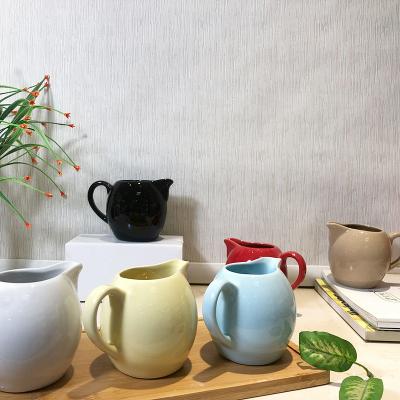 China 250ml Milk Jug Coffee Cream Sauce Cup Viable White Ceramic Traditional Small Ceramic Pouring Jug For Kitchen for sale