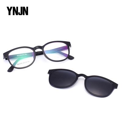 China Fashion sunglasses promotion bulk purchase of OEM mirror uv400 target sunglasses magnetic clips from China for sale