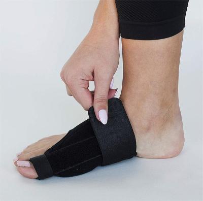 China Unisex Orthopedic Adjustable Splints Toe Straightener Bunion Corrector and Corrector Brace for Hallux Valgus Pain Relief Bunion Protector for sale