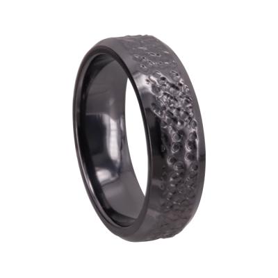 China Shenzhen cheng CLASSIC jewelers Co fashion jewelry newest design hammered titanium ring for men for sale