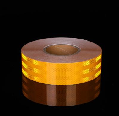 China Tearable Custom Design Warning PE Material Reflective Road Safety Marking Tape for sale