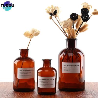 China Cosmetic Hot sale Aromatherapy glass bottle Reed Aroma Diffuser Bottle à venda