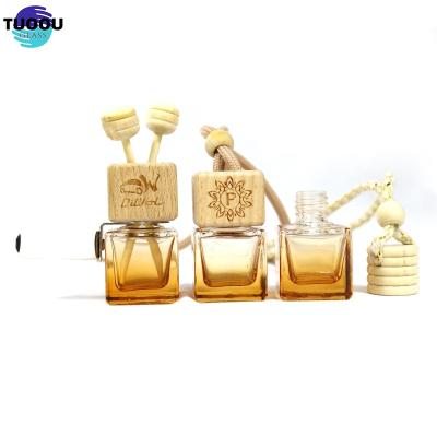 China Perfume bottle Various accessories perfume empty car rearview mirror rope essential oil bottle en venta