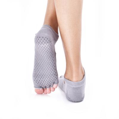 China QUICK DRY Popular Fitness Yoga Socks Female Massage Five Toe Socks Non Slip Sporty Yoga Socks for sale