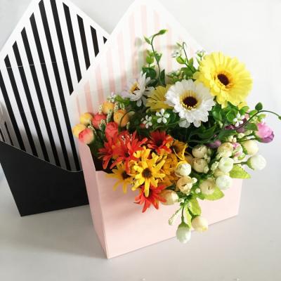 China 2019 Newest Recycled Materials Wrap Shaped Gift Box Flower Canton Supplier for sale