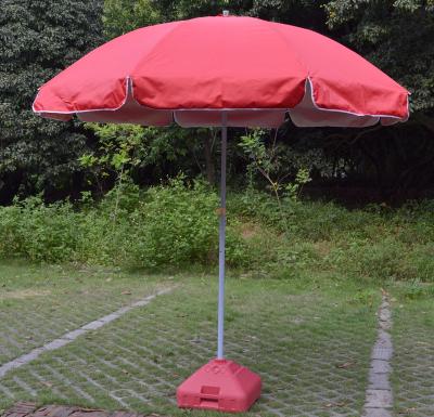 Chine rose protégeant du vent de parapluie de plage de cadre en acier de 420D Oxford avec la base de l'eau à vendre