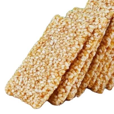 China Natural 136g Sesame Sweet Candy Cookies Bundled Crispy Sesame Candy Snakes for sale