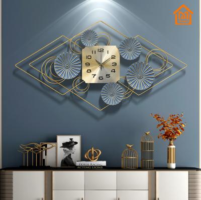 China Fancy antique style design rhombus shape flowers gold decorative wall clocks for living room for sale