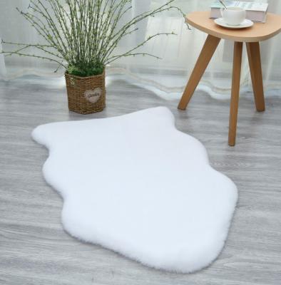 China Non-slip Washable Area Washable Fur Blankets And Blankets Faux White Warm Fur Liner Artificial Rabbit Fur Blankets For Living Room Home Decor for sale